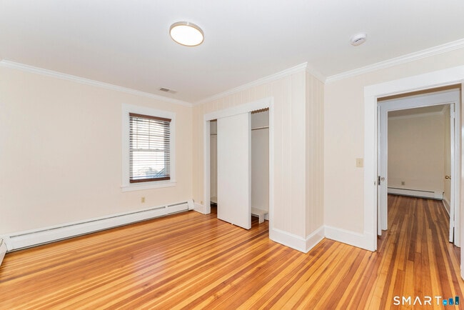 Building Photo - 798 Farmington Ave
