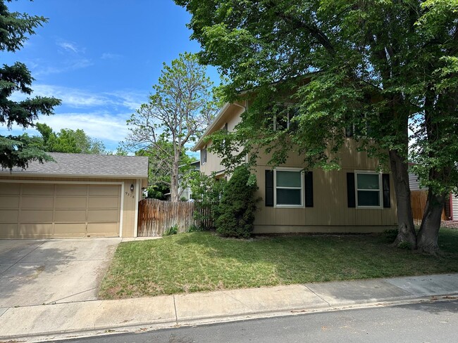 Building Photo - Updated 3BD/2.5BA Westminster Home