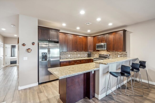 Building Photo - 3 bedroom 2 Bathroom Rancho Verde Del Rio ...