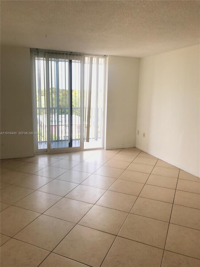 Building Photo - 16950 W Dixie Hwy