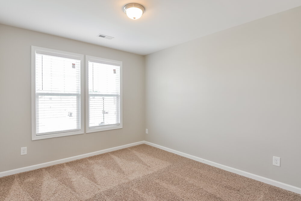 Building Photo - 930 Sandyhill Rd