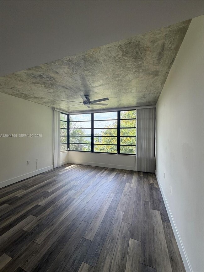 Building Photo - 1705 Whitehall Dr
