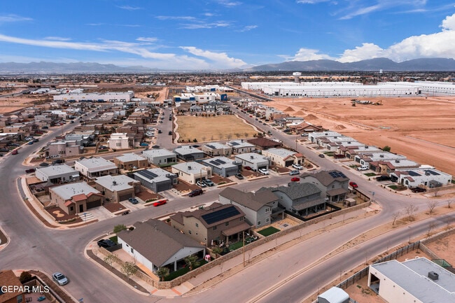 Building Photo - 1742 Breeder Cup Wy