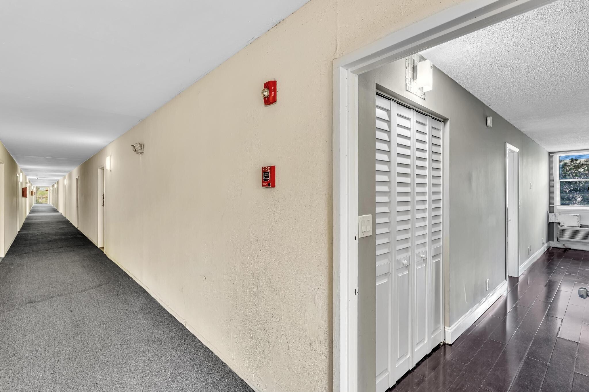 Building Photo - 2701 Riverside Dr