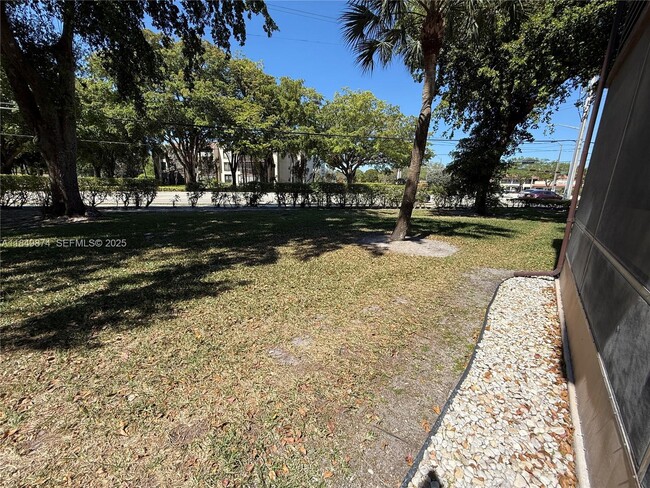 Building Photo - 7950 W McNab Rd