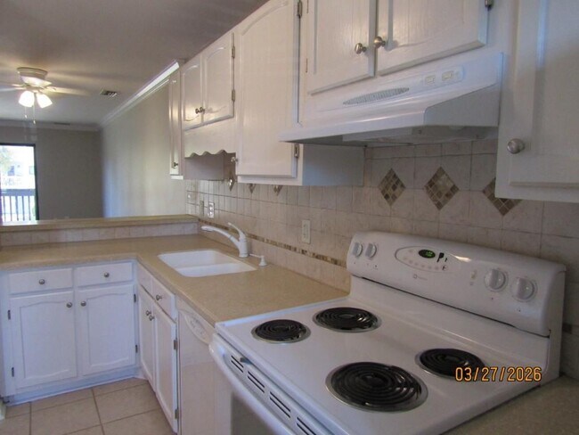 Building Photo - 7700 Porcher Dr