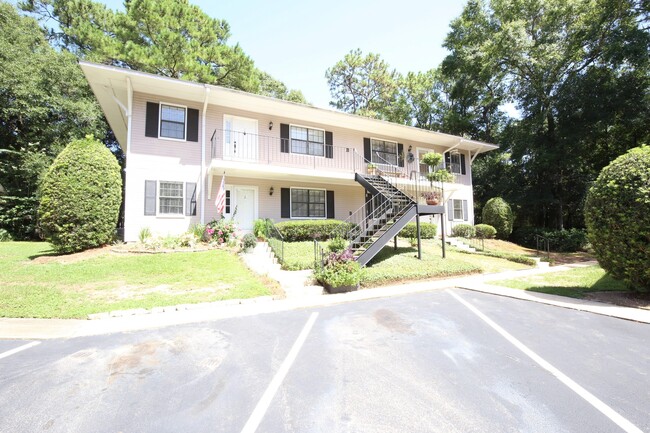 Building Photo - Condominium in Fairhope