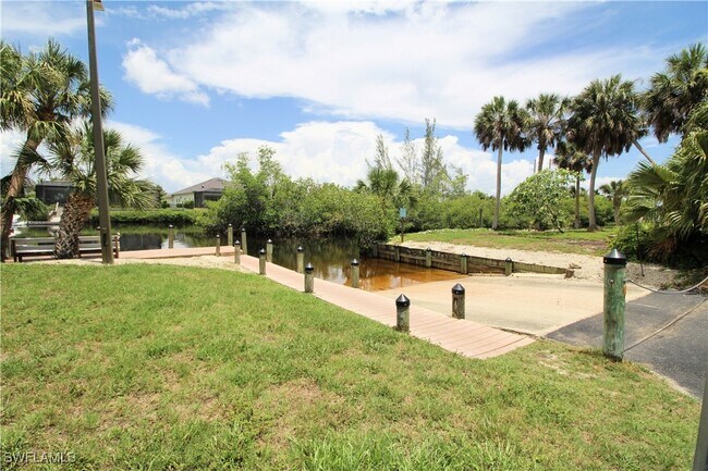 Building Photo - 6129 Lakefront Dr