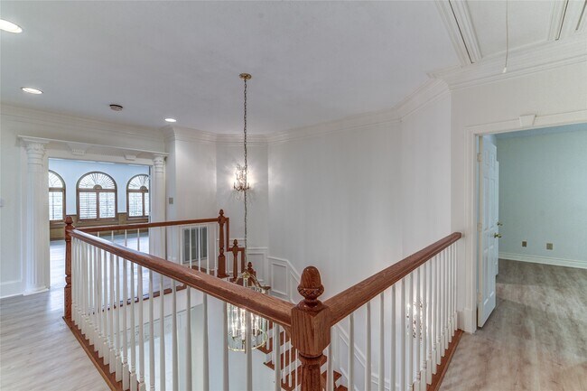 Building Photo - 90 Heathrow Ln