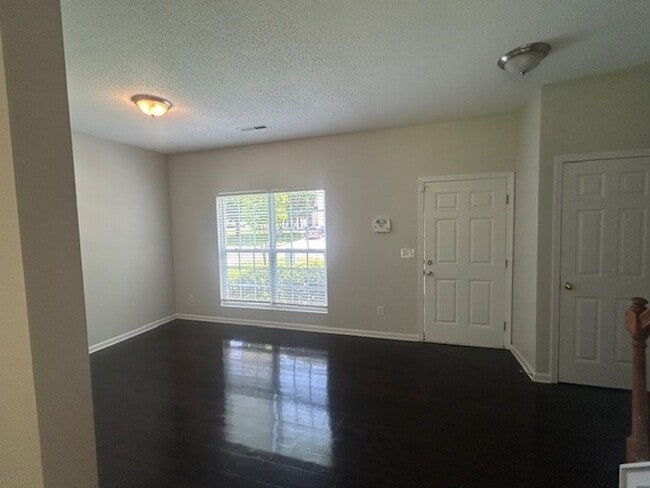 Building Photo - 4293 Kelso Dr