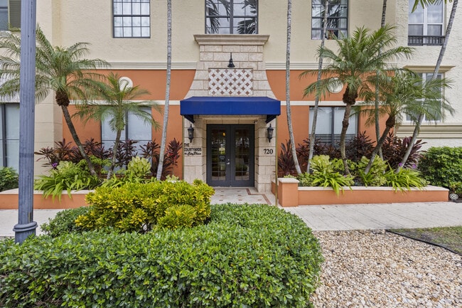 Building Photo - 630 S Sapodilla Ave