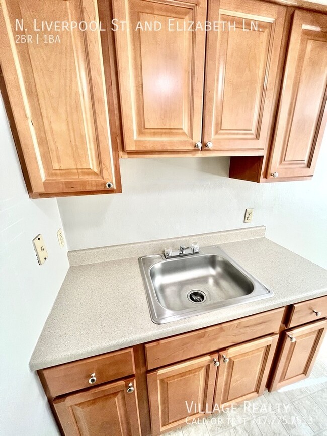 Building Photo - 45 N Liverpool St