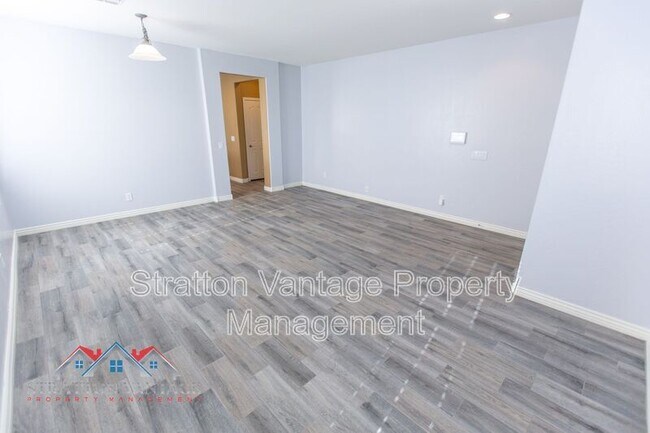 Building Photo - 4710 E Austin Ln