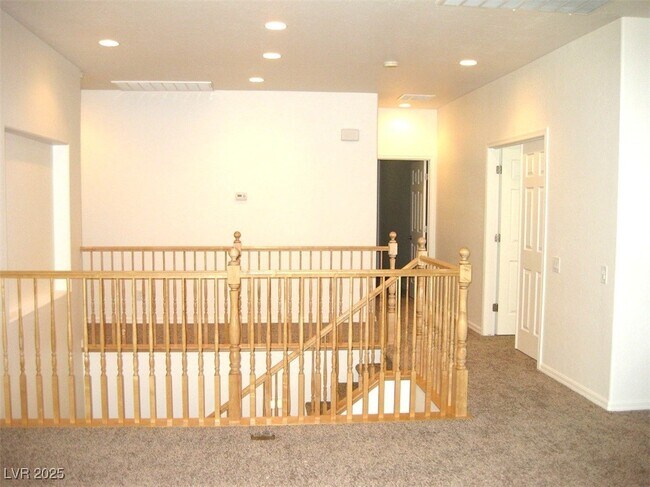 Building Photo - 2553 Chateau Clermont St