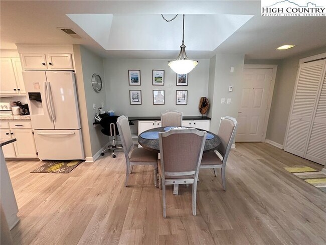 Building Photo - 303 Sugar Top Dr