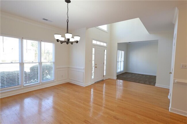 Building Photo - 1056 Oak Hollow Ct