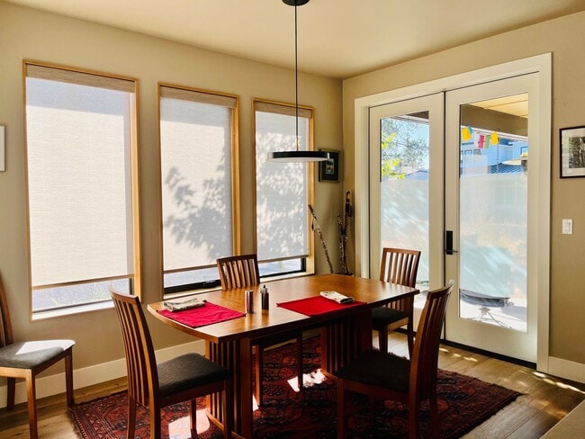 Building Photo - Stunning Prairie style 2bd/2bath + office in ClearPine!