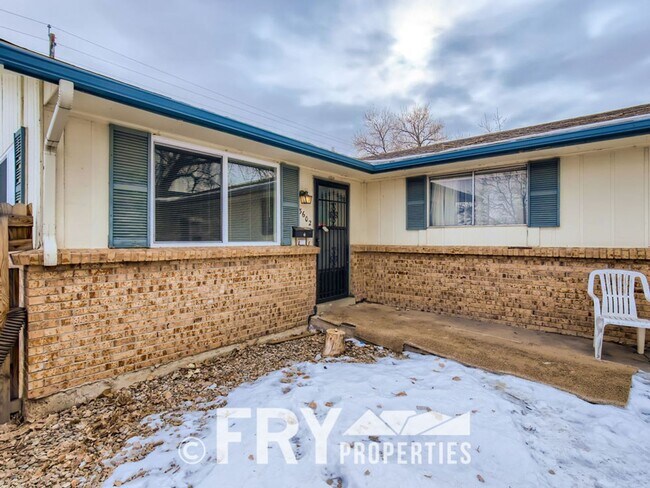 Building Photo - 3bed/1bath Half Duplex in Westminster