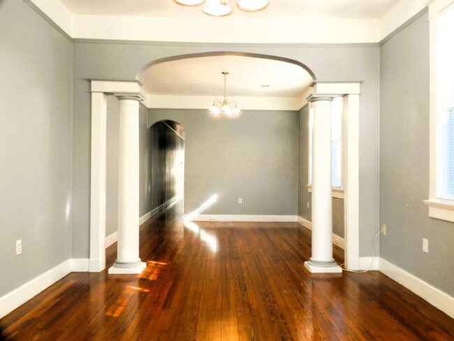 Building Photo - 4535 Canal St