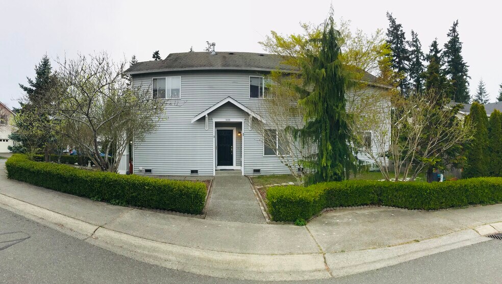 entrance to the house - 4433 115th St SE
