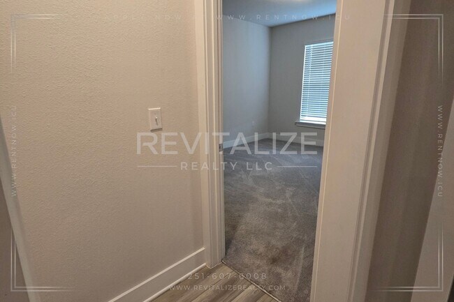 Building Photo - Modern 4BR/3BA Home Near Gulf Shores