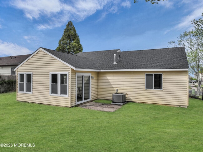 Building Photo - 117 Schooner Ave