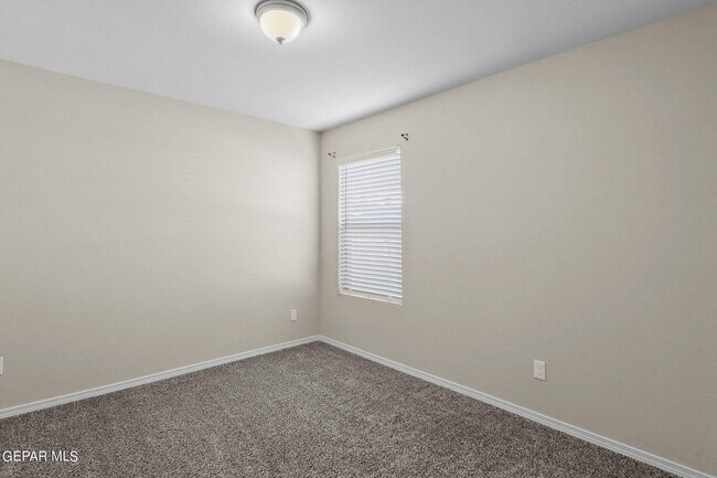 Building Photo - 947 Follifoot Pl