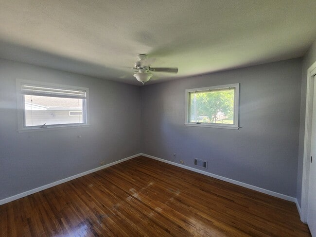 Building Photo - 805 E 32nd St