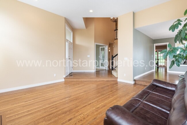 Building Photo - Elegant Palisades Living with Exceptional Space & Timeless Style