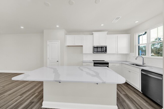 Building Photo - Gorgeous Townhome in Belmont!