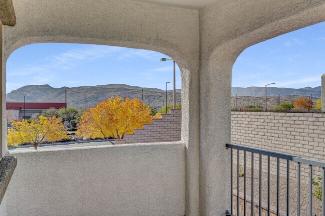 Building Photo - 11052 Orense Dr