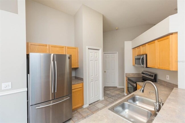 Building Photo - 4550 Roundview Ct