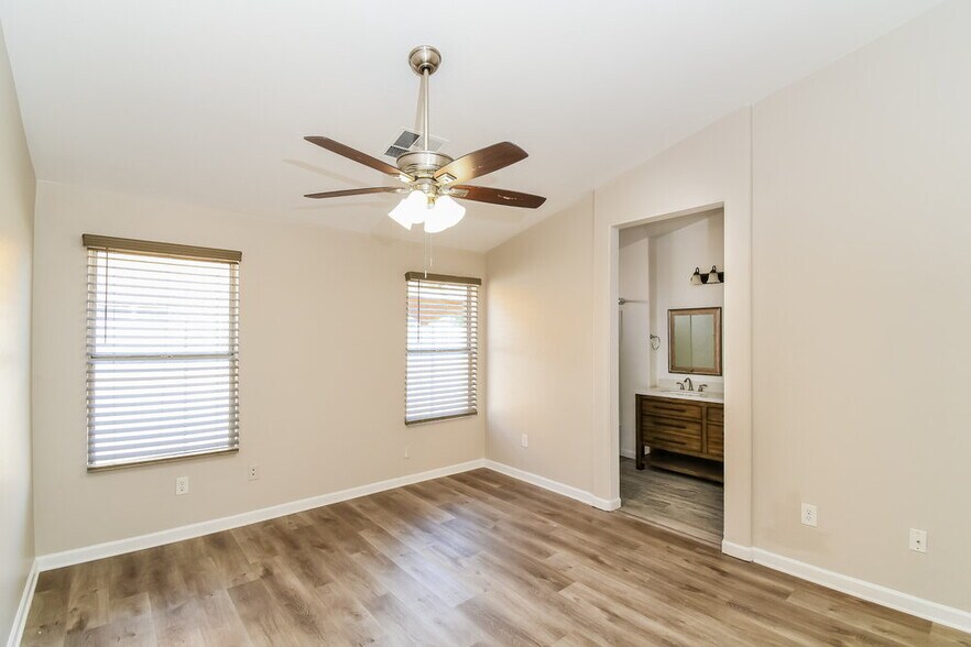 Building Photo - 2717 S Ananea