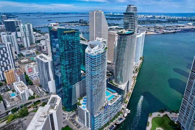 Building Photo - 300 Biscayne Blvd Way