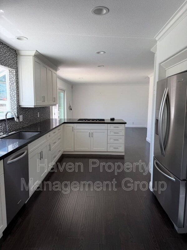 Building Photo - 7420 Hansen Dr