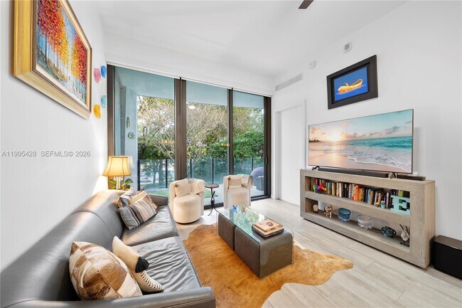 Building Photo - 2831 S Bayshore Dr