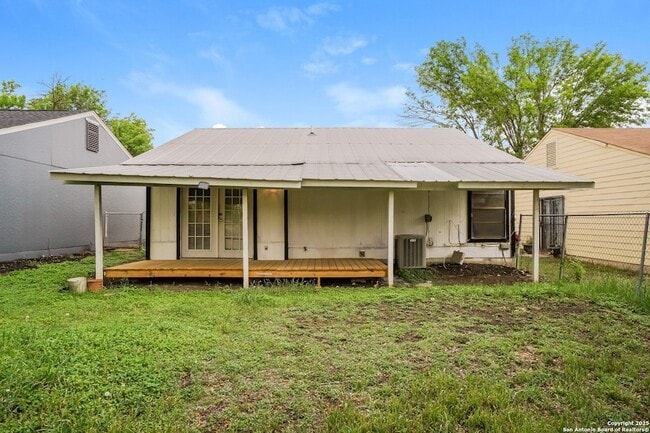 Building Photo - 5916 Mission Sunrise