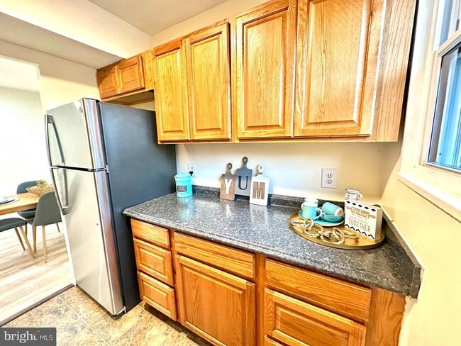 Building Photo - 3829 Hamilton St