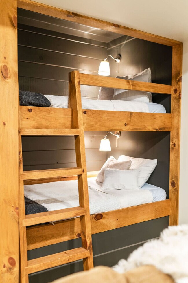 Building Photo - 928 Ditney Way