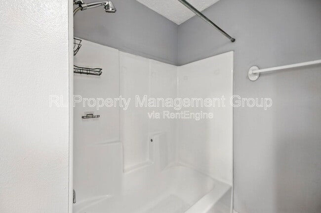 Building Photo - 1094 Farmlane Dr