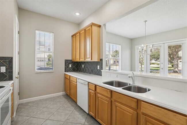 Building Photo - 1554 Fairview Cir