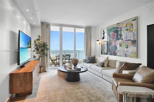 Building Photo - 801 Brickell Key Blvd