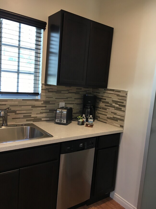 Building Photo - 5428 Colfax Ave