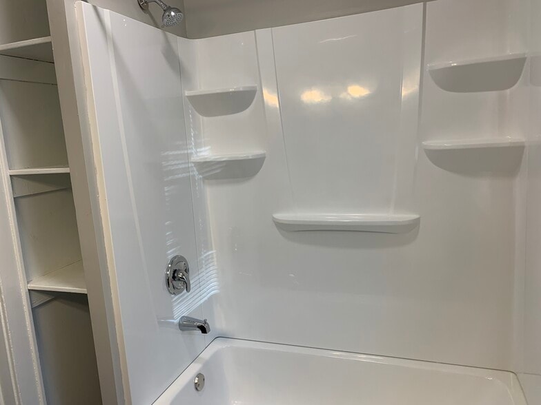 Building Photo - 517 Brenner St NE