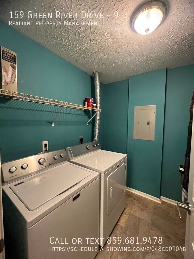 Building Photo - 159 Green River Dr