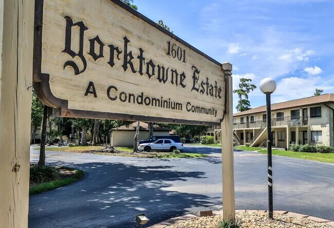 Primary Photo - Up Coming - 2 bedroom/2 bath Condo!