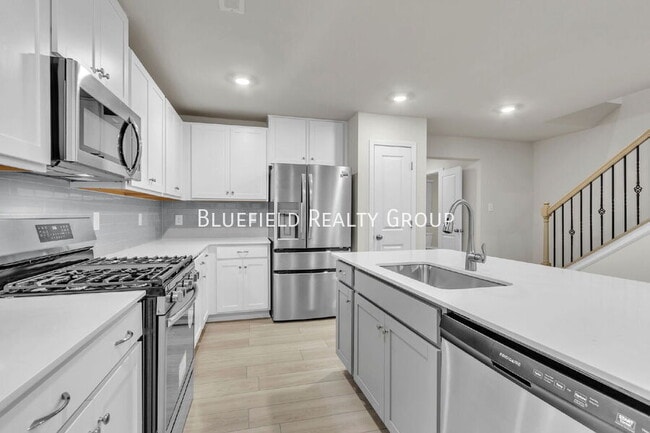 Building Photo - 808 Harper St