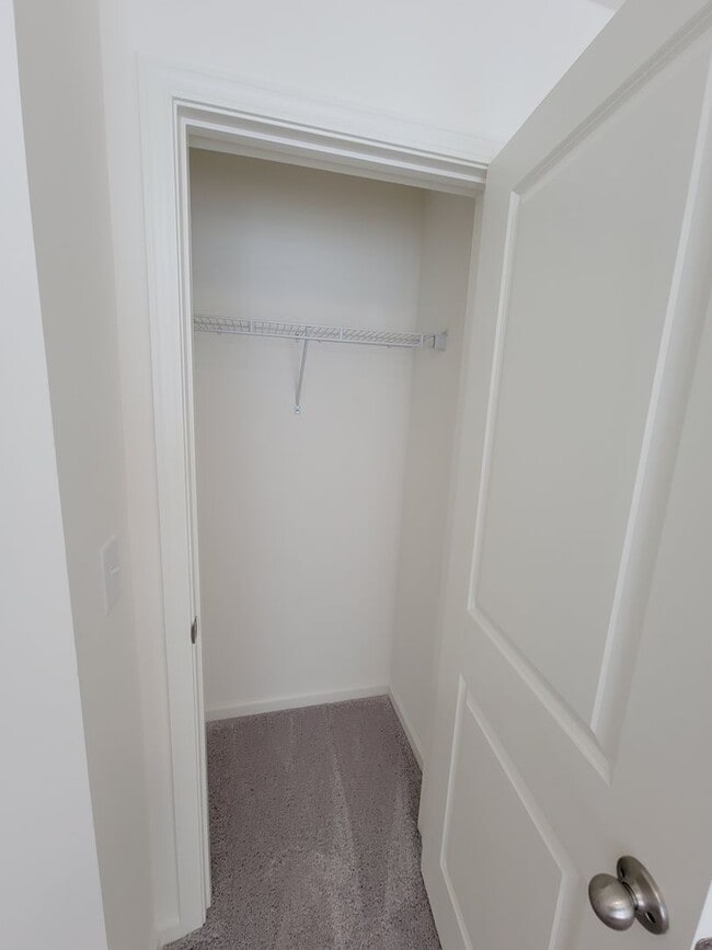 Building Photo - Townhome in McDonough!