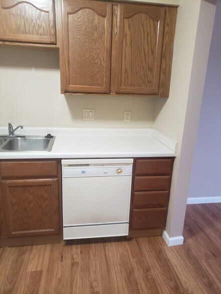 Kit - 327 W Frontage Rd NW