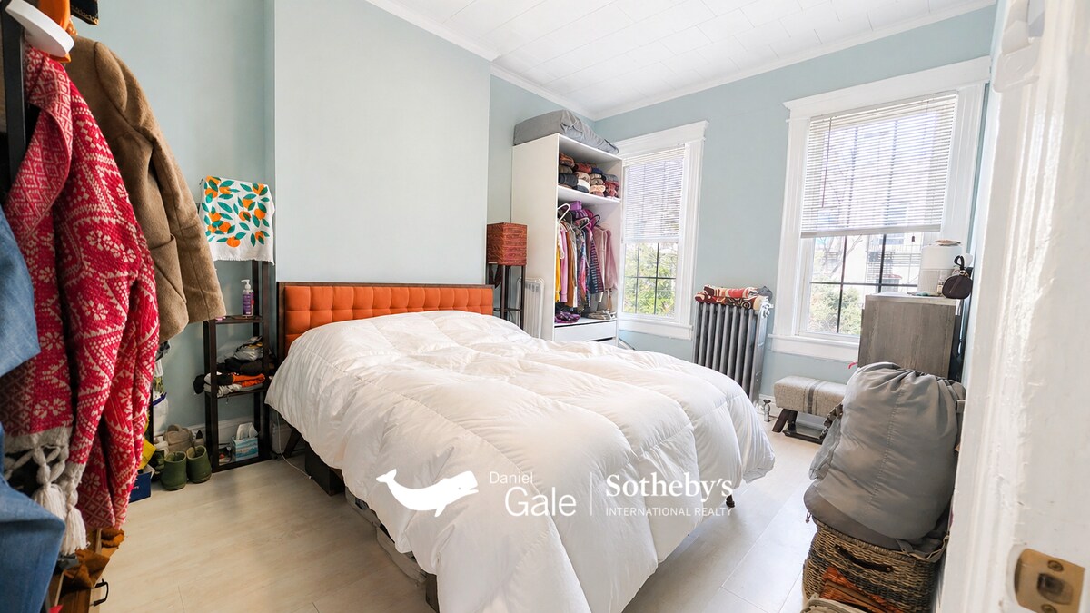 Building Photo - 23-12 41st St